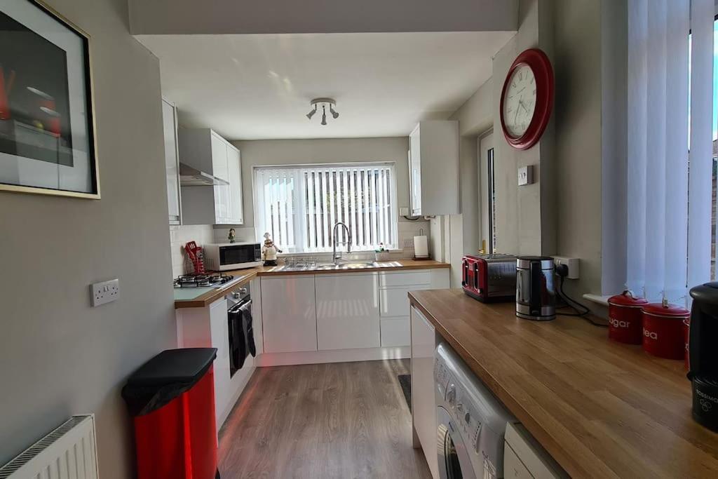 Stunning Holiday Home. Free Parking. Manchester Exterior photo